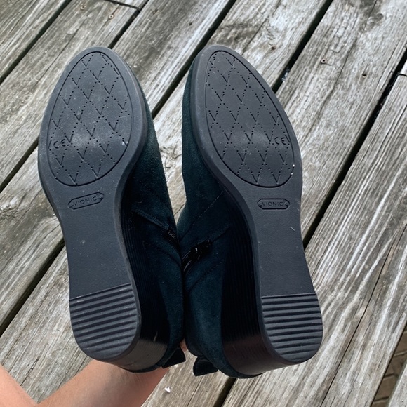 Vionic black suede PALOMA wedge booties size 8 leather low boots classic ankle - Picture 14 of 14
